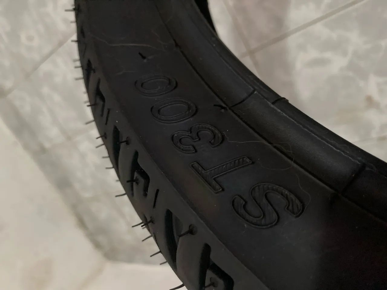 Pneu 90/90/18