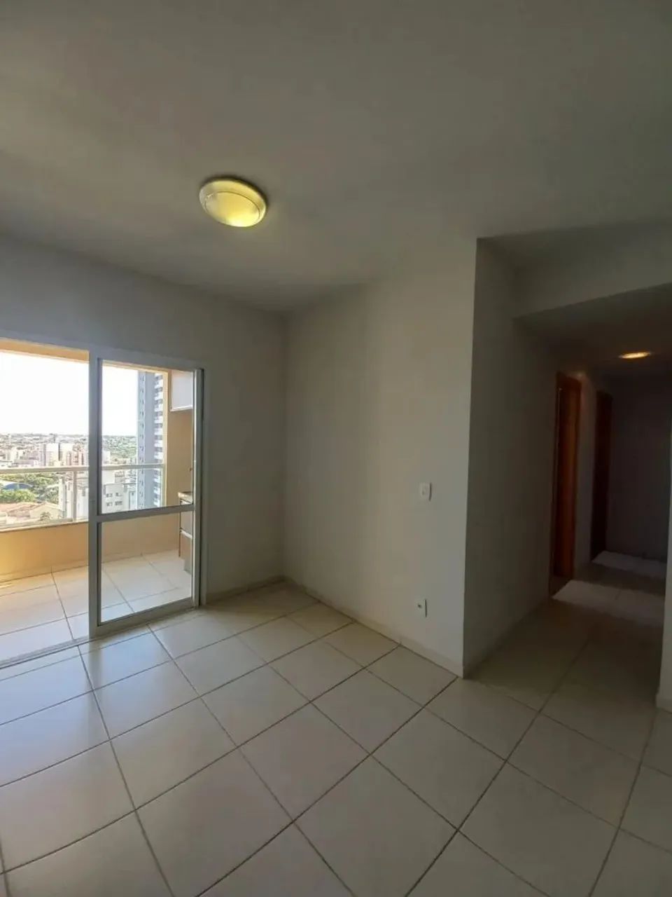 Apartamento com 03 quartos sendo 01 suíte com armários na região Sul de Londrina - Foto 4