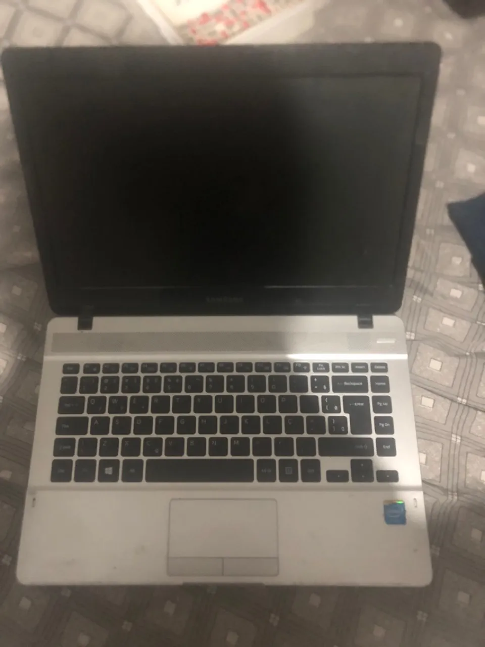 Notebook Samsung - Tela grande e design elegante