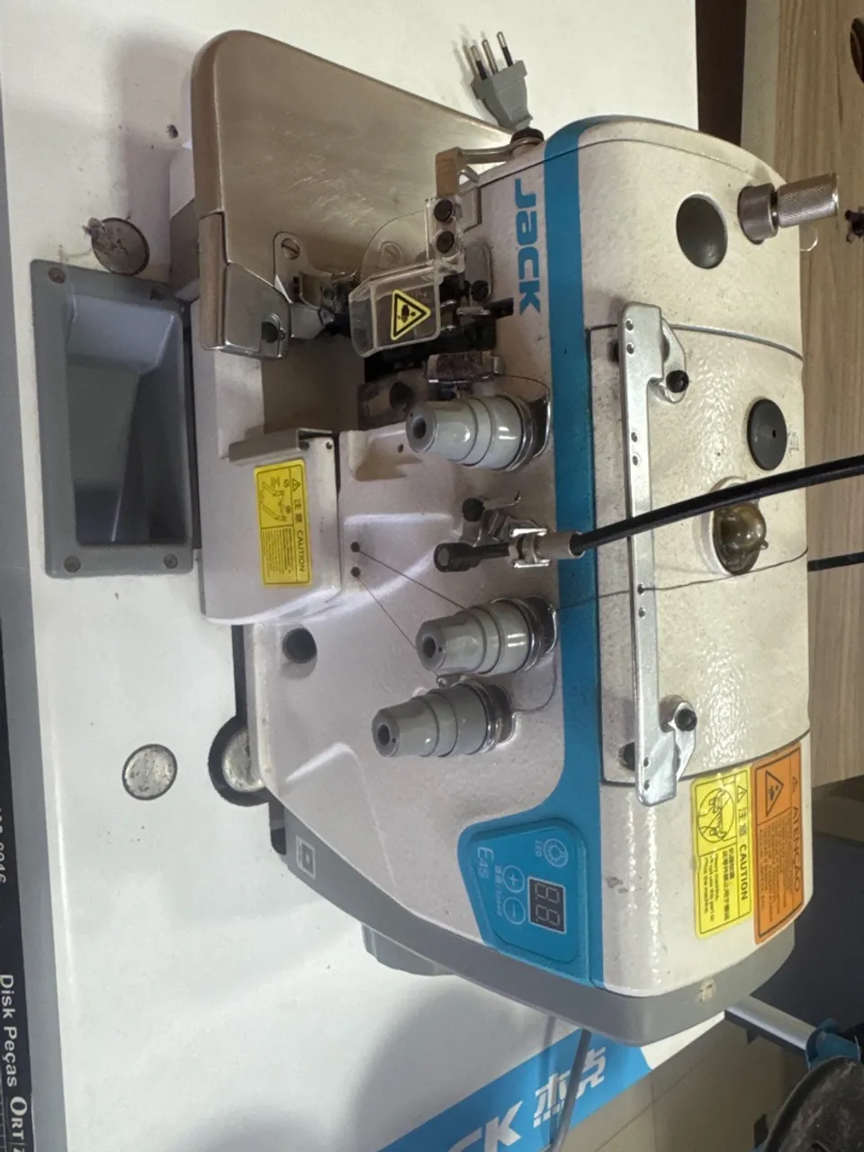 Máquina de Costura Overlock Jack E4S