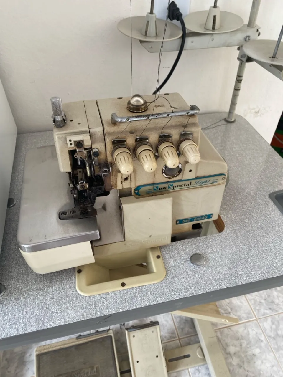 Máquina overloque