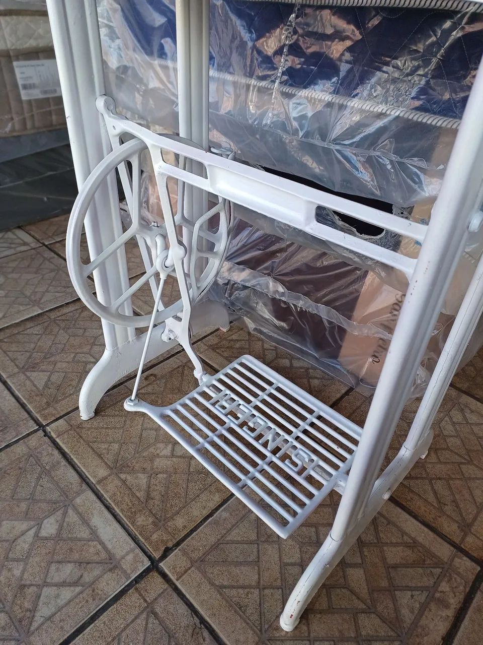 Pé de máquina de costura + Entrega grátis em Sorocaba - Foto 5