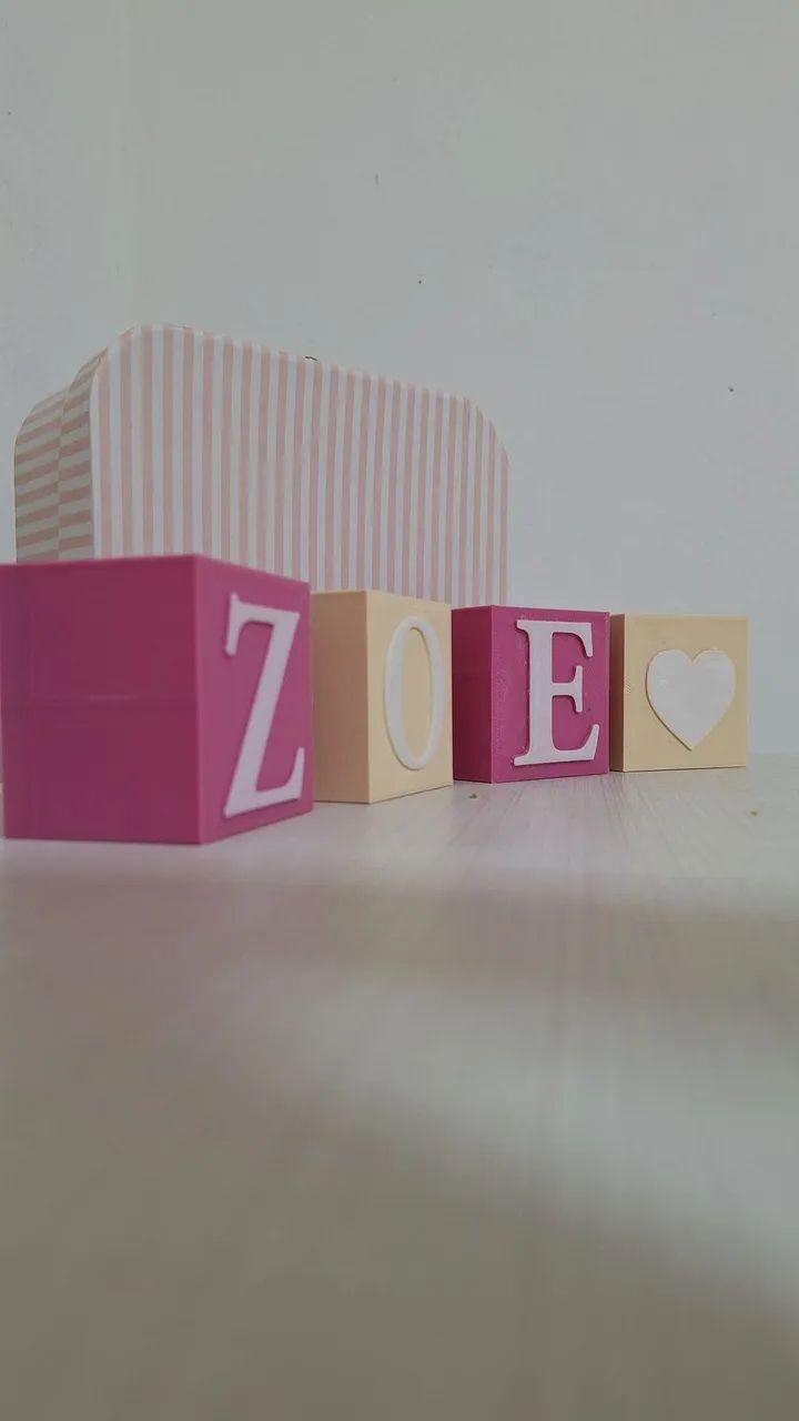 Cubos personalizados para quarto de bebê 