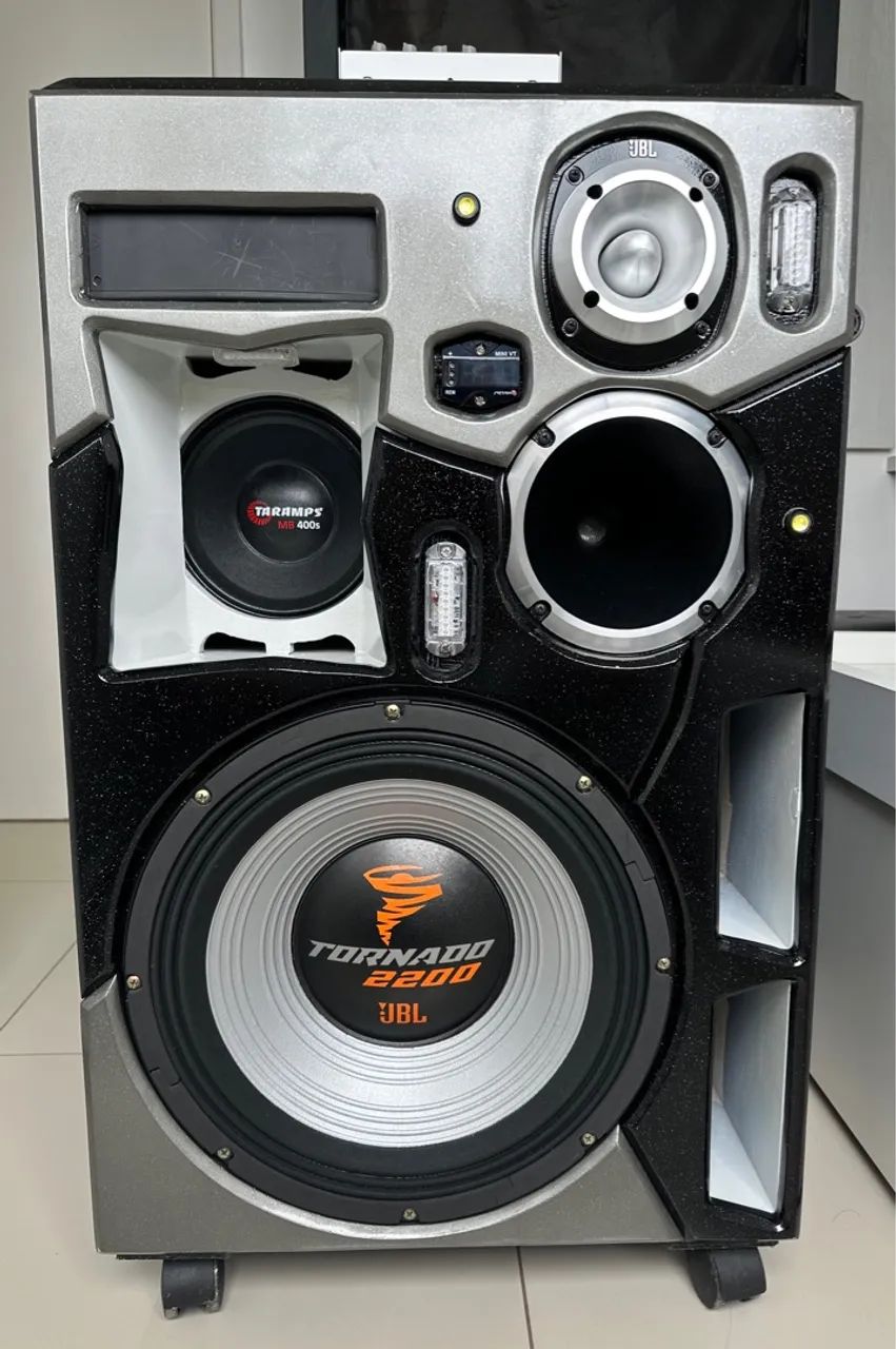 Caixa bob com JBL Tornado 2200 de 15 pol.