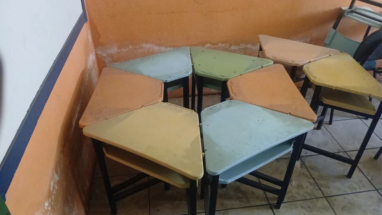 Conjunto de mesas e cadeiras  - Foto 2