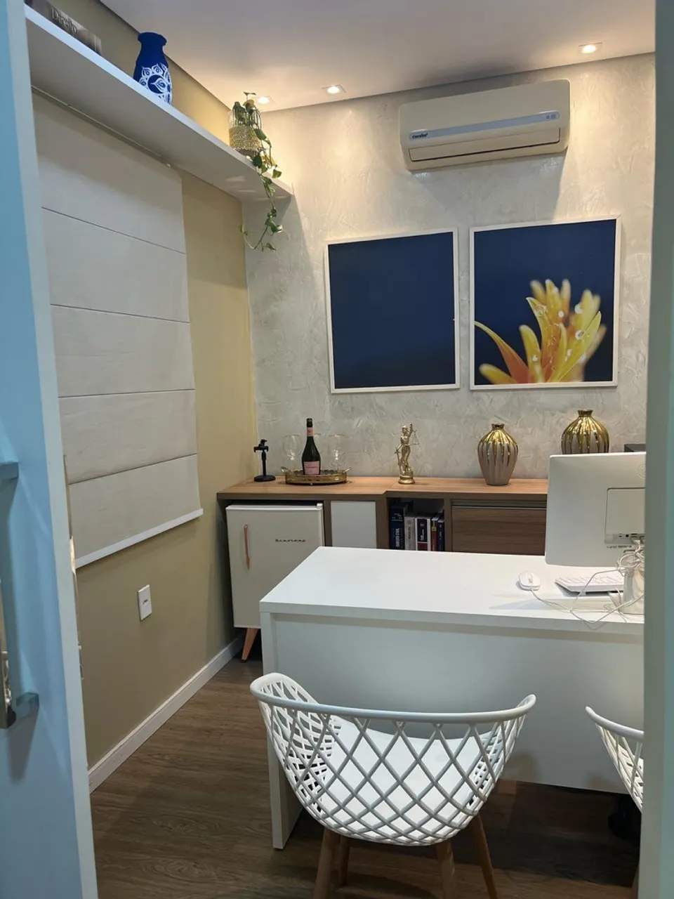 ALUGA-SE SALA POR MEIO PERÍODO - AMBIENTE SOFISTICADO PARA ADVOGADOS