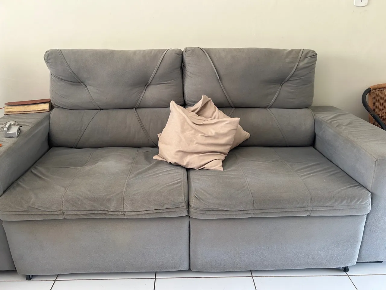 Sofá Cinza 2 Lugares reclinável