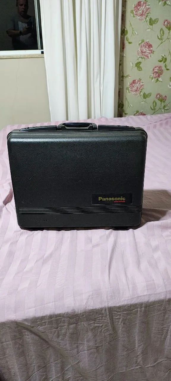 Maleta com filmadora Panasonic 