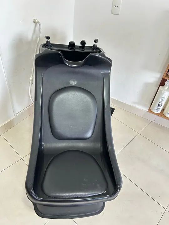 Cadeira de cabeleireiro e lavatório usados - Foto 3