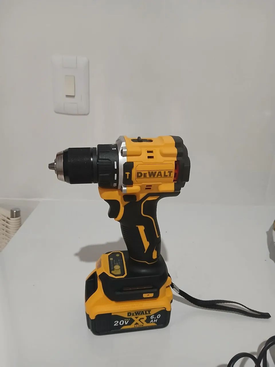 DeWalt DCD805 Screwdriver64254658026755122