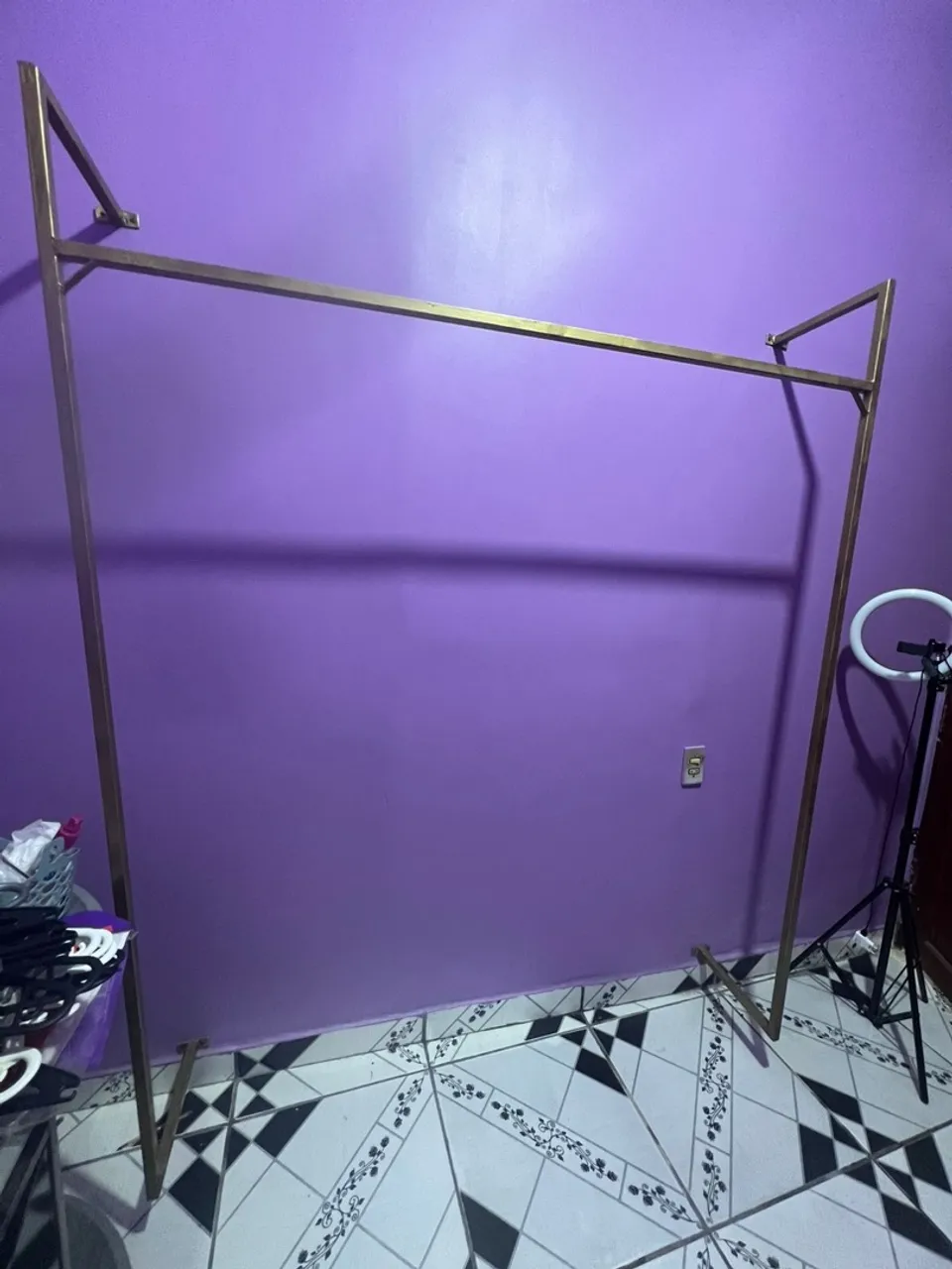 Arara para roupas de parede 