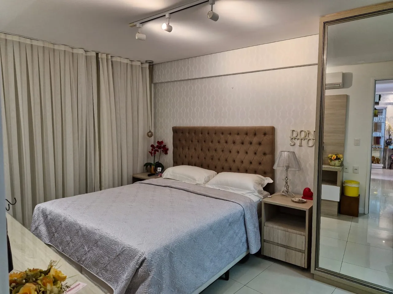 Imóvel para aluguel possui 72 metros quadrados com 2 quartos em Meireles - Fortaleza - CE