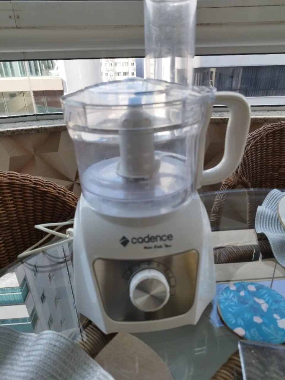 Multiprocessador Cadence branco