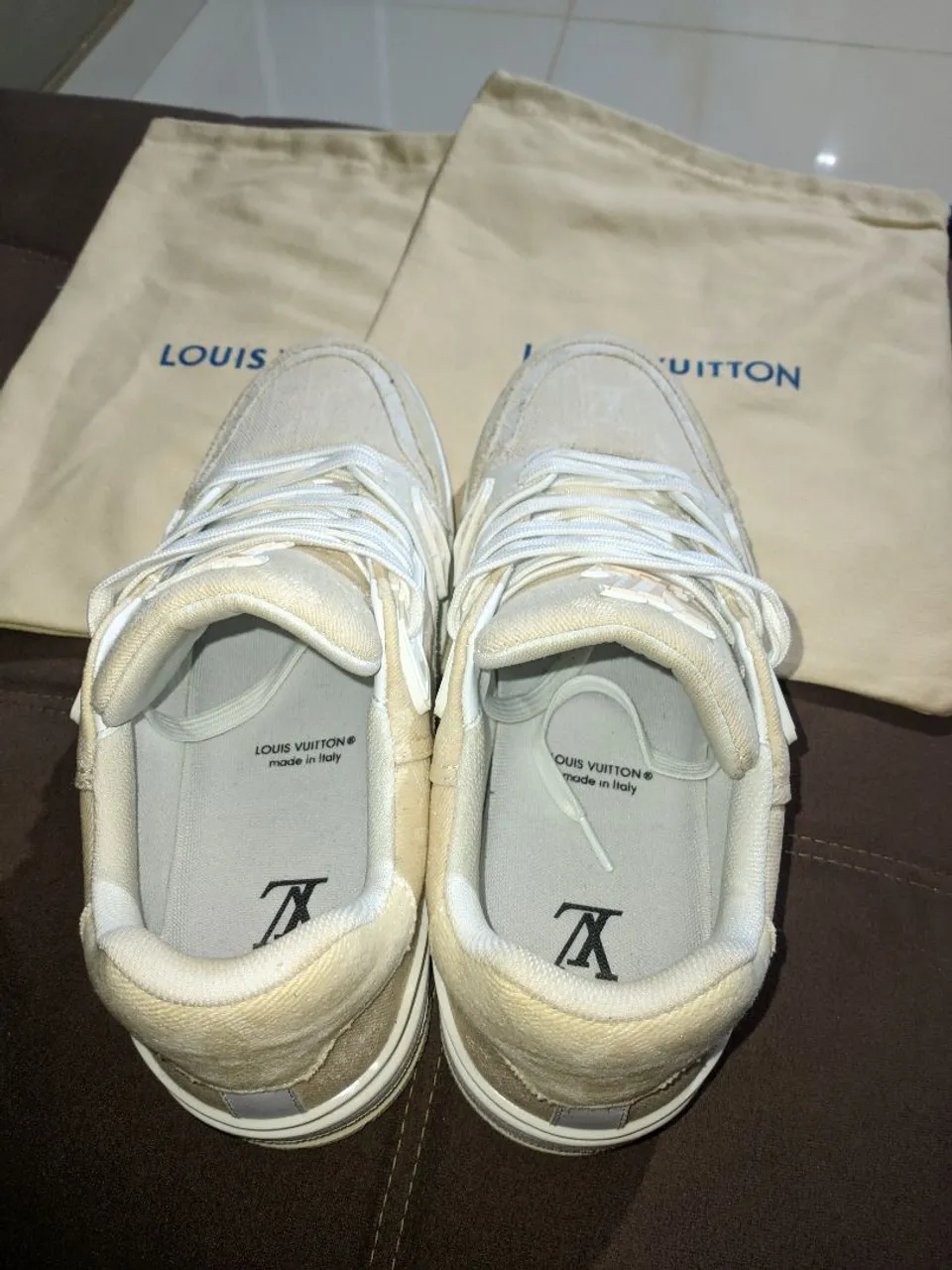 Tênis Louis Vuitton Beige - Novo