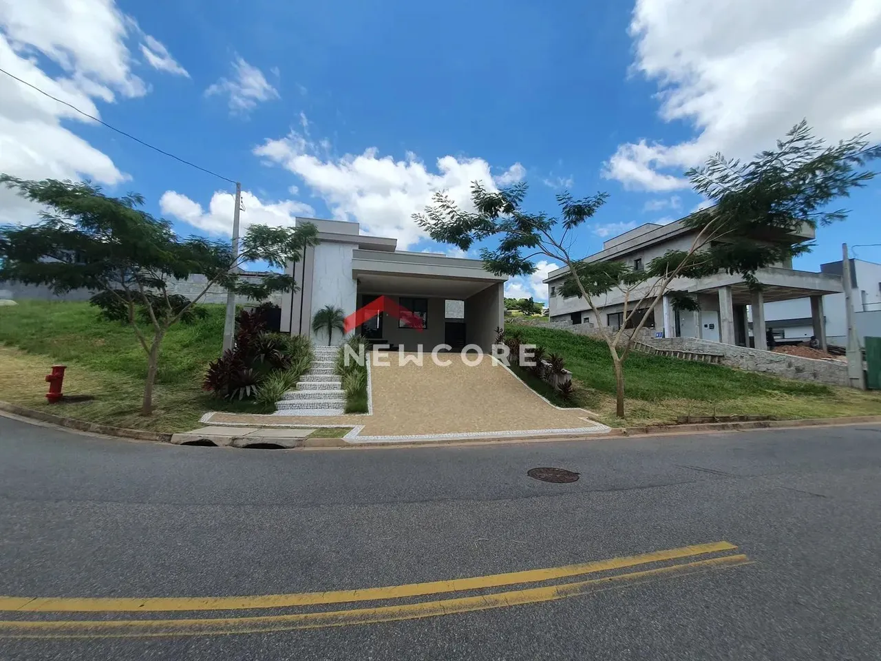 Casa de condomínio em Avenida Carmelo Scarparo - Residencial Fazenda Santa Rosa - Fase 1 -