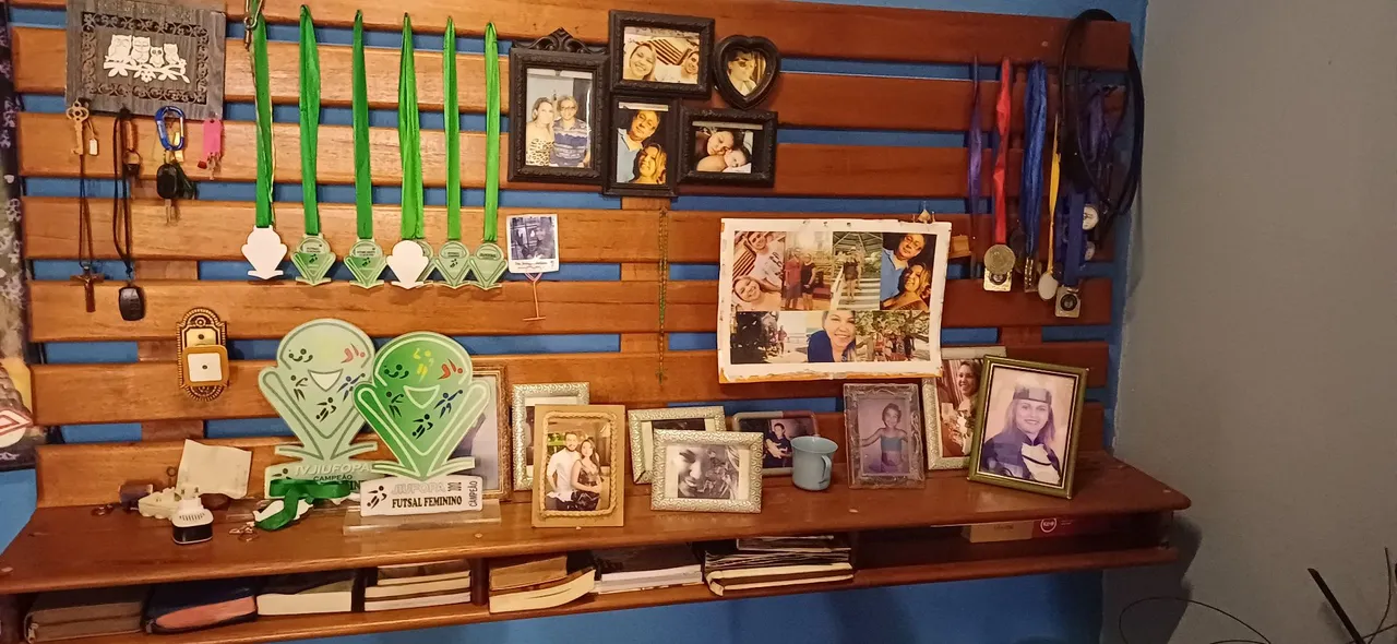 Decoração Personalizada: Quadros, Medalhas e Lembranças
