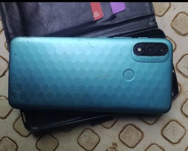 Moto E20 usado sem restrições em bom estado de uso  - Foto 2