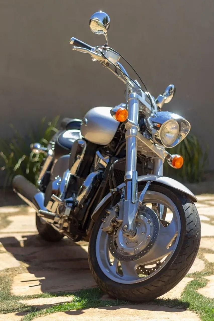Honda VTX 1800 única do DF