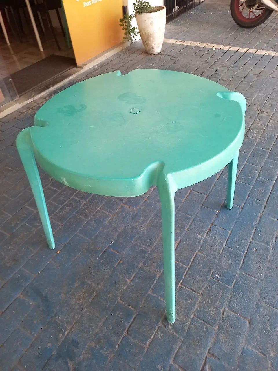 Mesa redonda tramontina usada - Foto 2