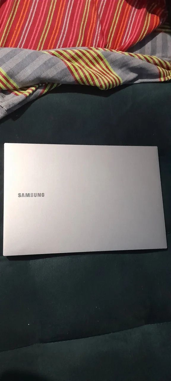 Samsung Book E20, pouco utilizado 