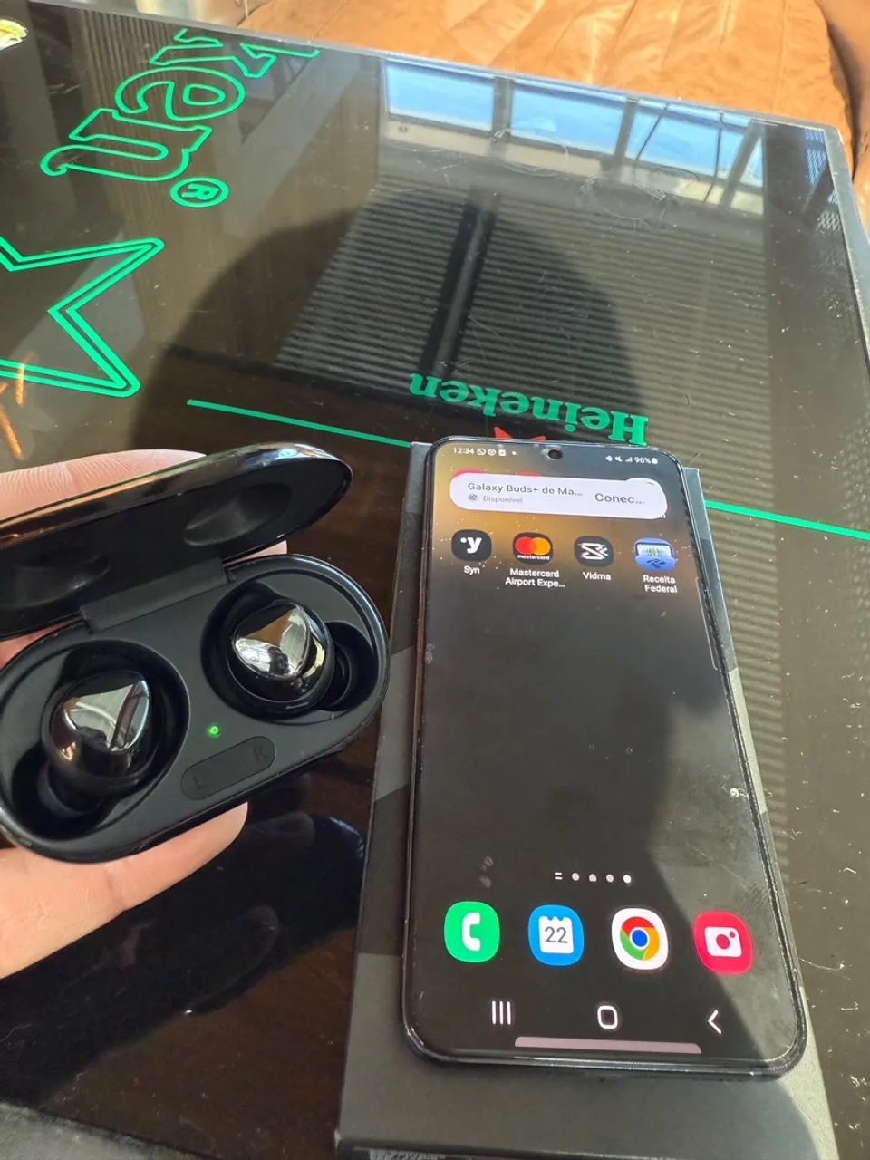 Samsung S22 128 ?Novinho? + Galaxy Buds