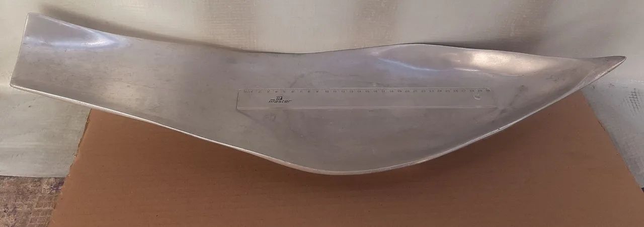 Bandeja de peixe e frutas