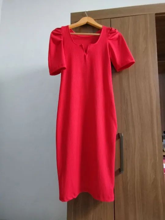 Vestido vermelho canelado
