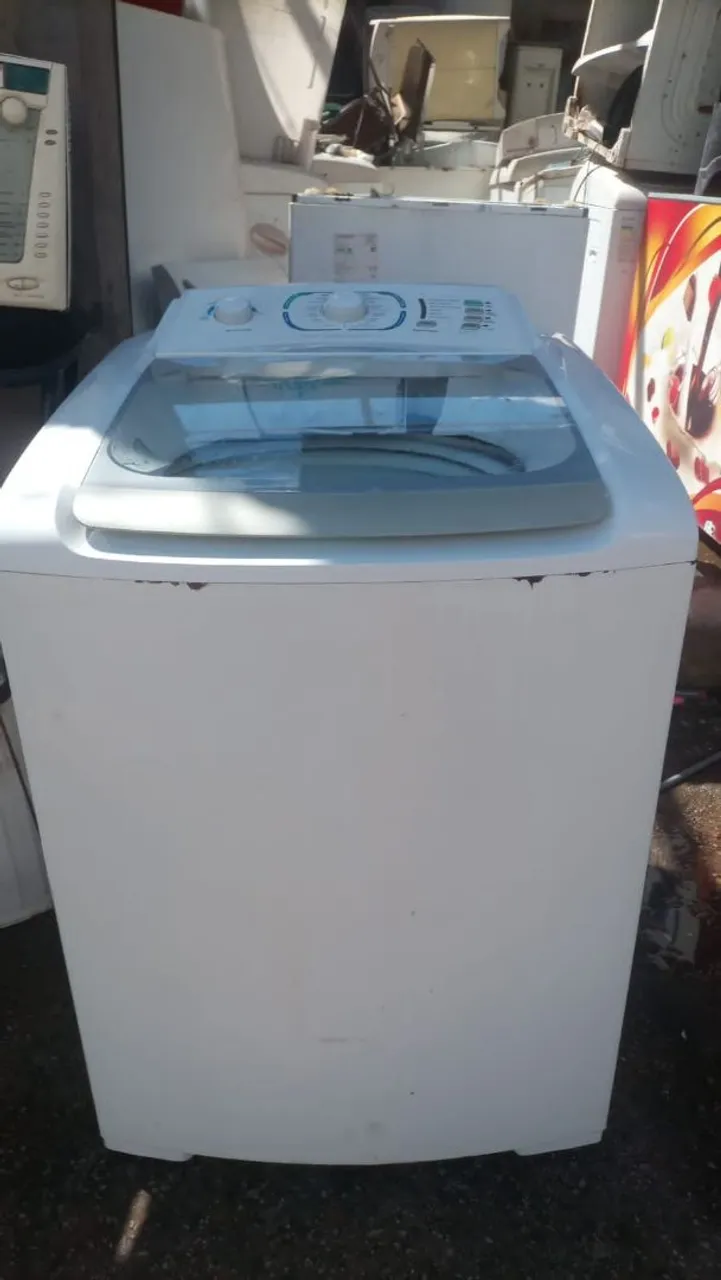 Vendo máquina de lavar Electrolux 12 kl 127vts lava e torce tudo funcionando e garantia