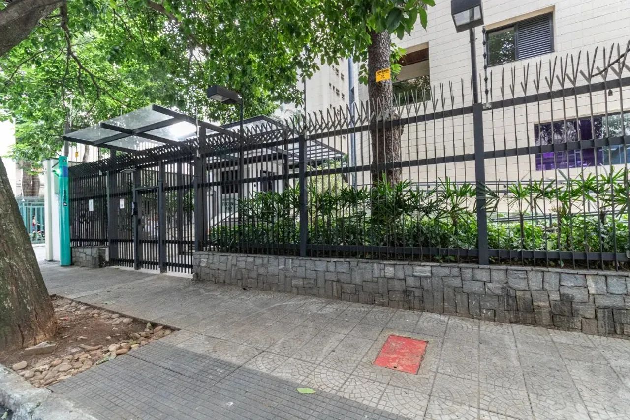 Apartamento tipo para venda com 3 quartos, sendo 1 suíte, 138m² - Foto 2