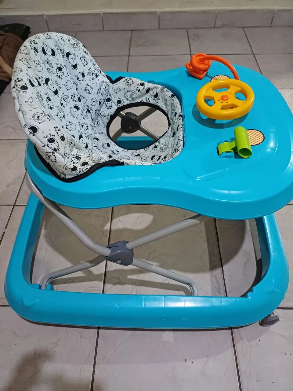 Andador Infantil Azul com Brinquedos - Foto 4