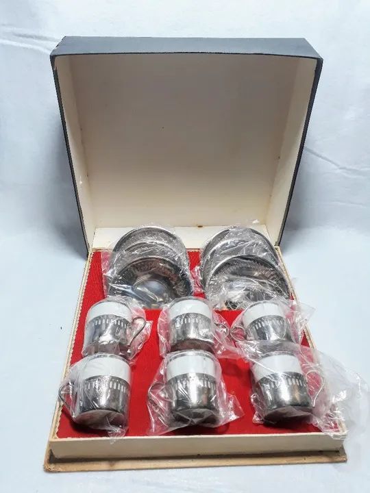 Antigo conjunto de xícara Bel Prata
