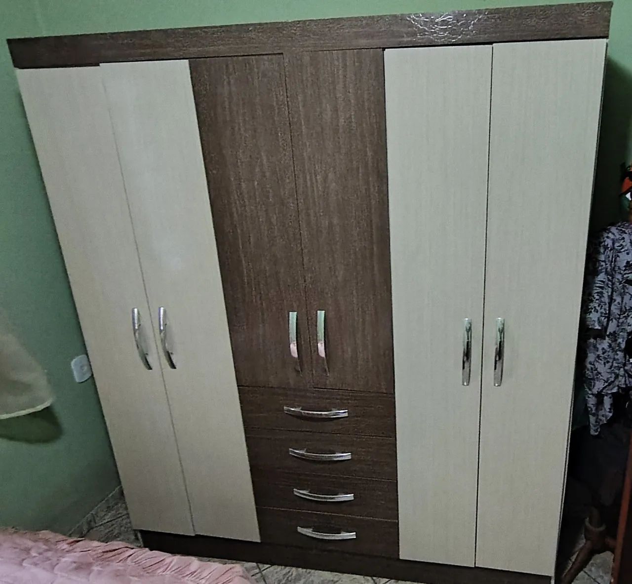 Guarda Roupas Agromerado 6 Portas