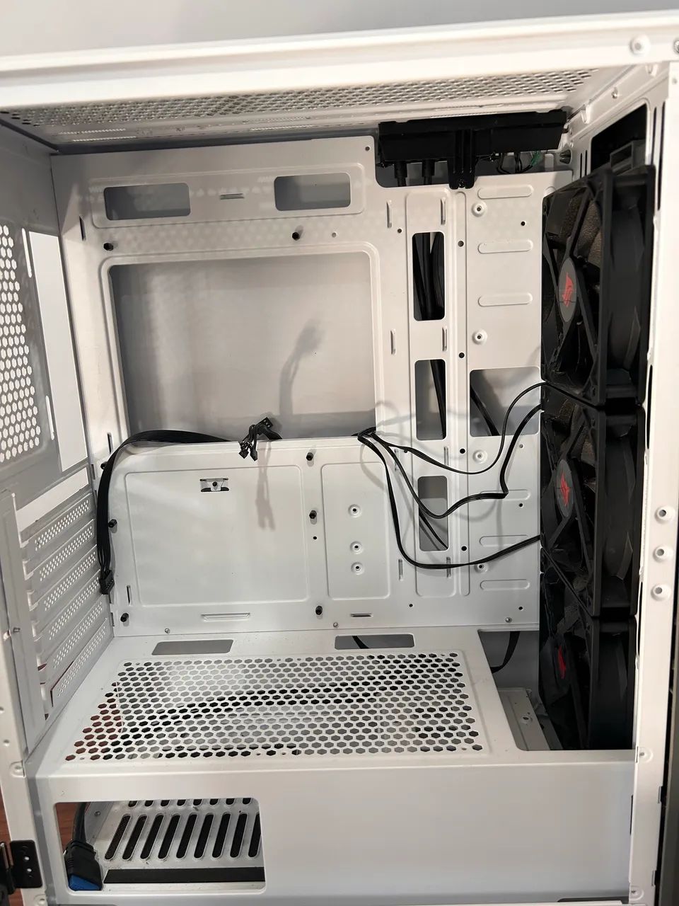 GABINETE GAMER PICHAU POUTER 3 LATERAL DE VIDRO BRANCO, PG-P03-WT - Foto 5