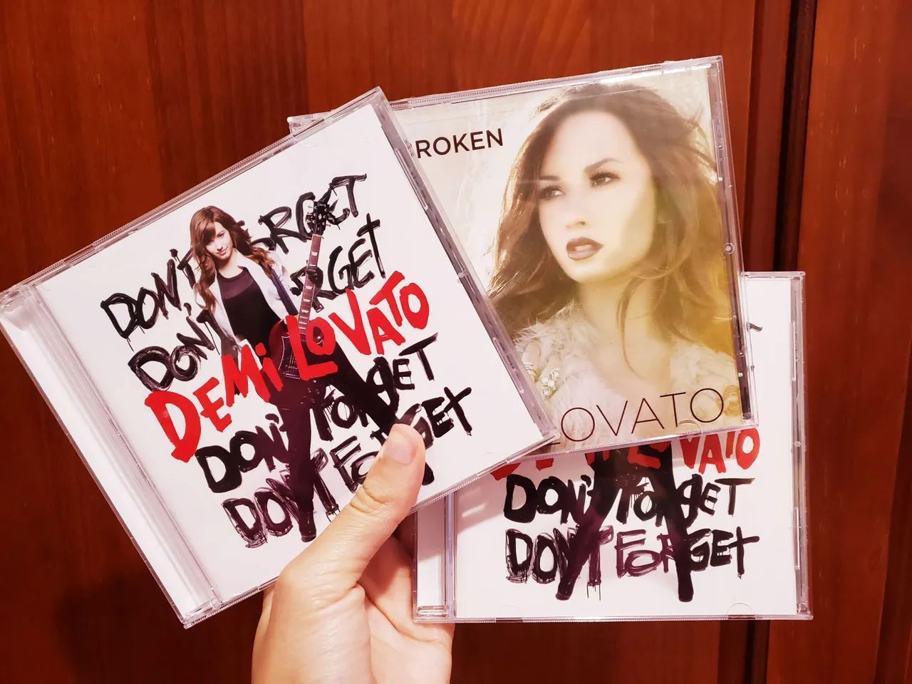 CDs Demi Lovato - importados Don't Forget e Unbroken 