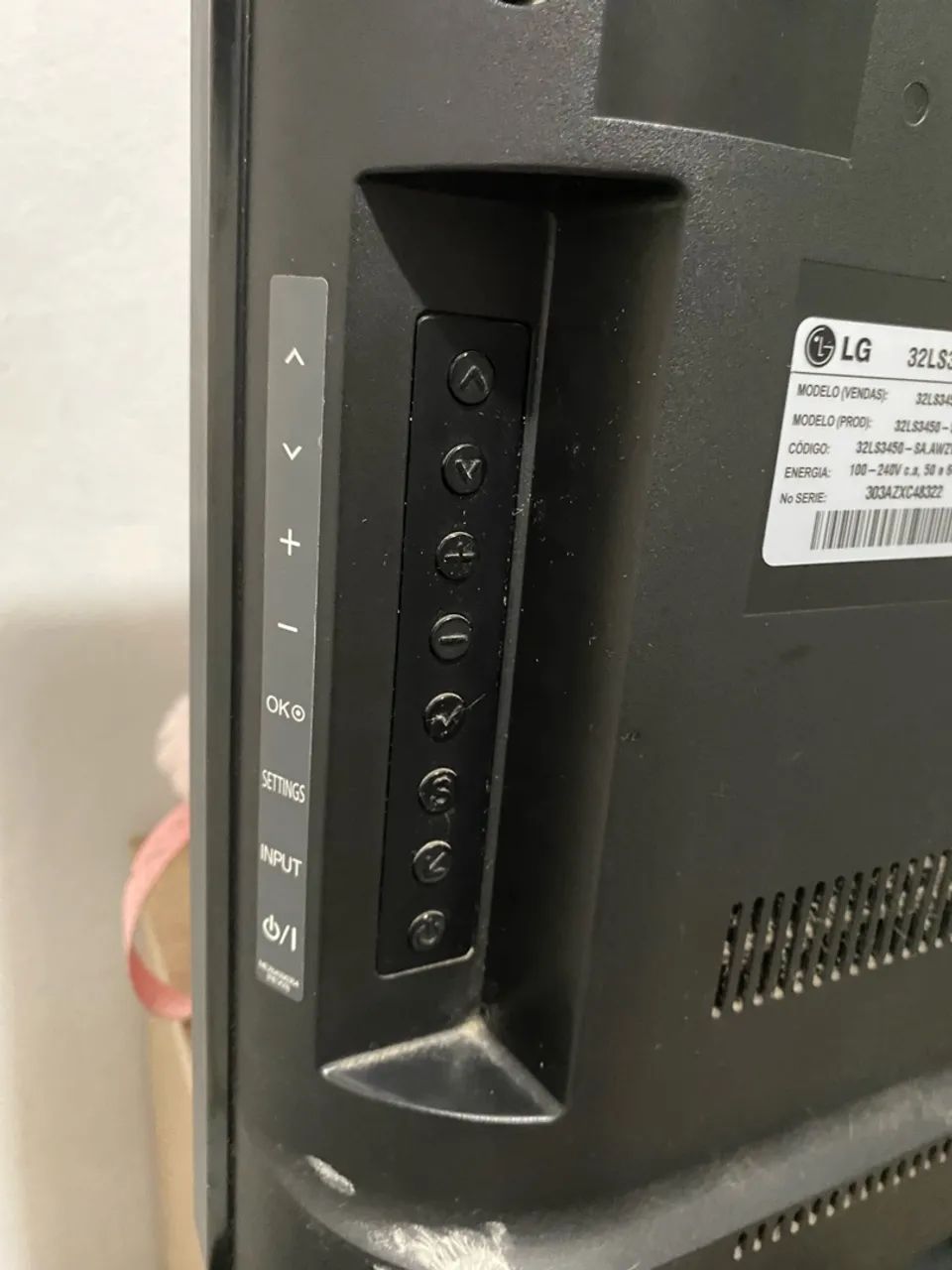     TV LG 32? Funcionando | Para Uso ou Retirada de Peças