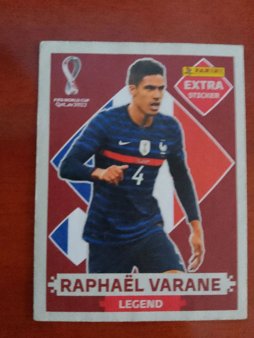 Figurinha legend do Raphael varane base ?da copa passada