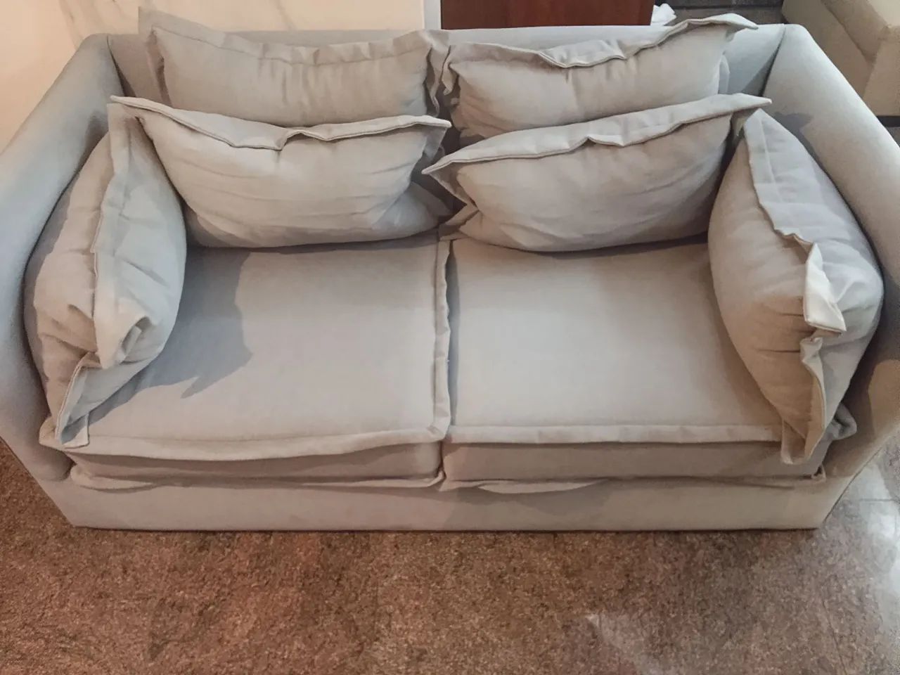 Sofá de 2 lugares simples. - Foto 2