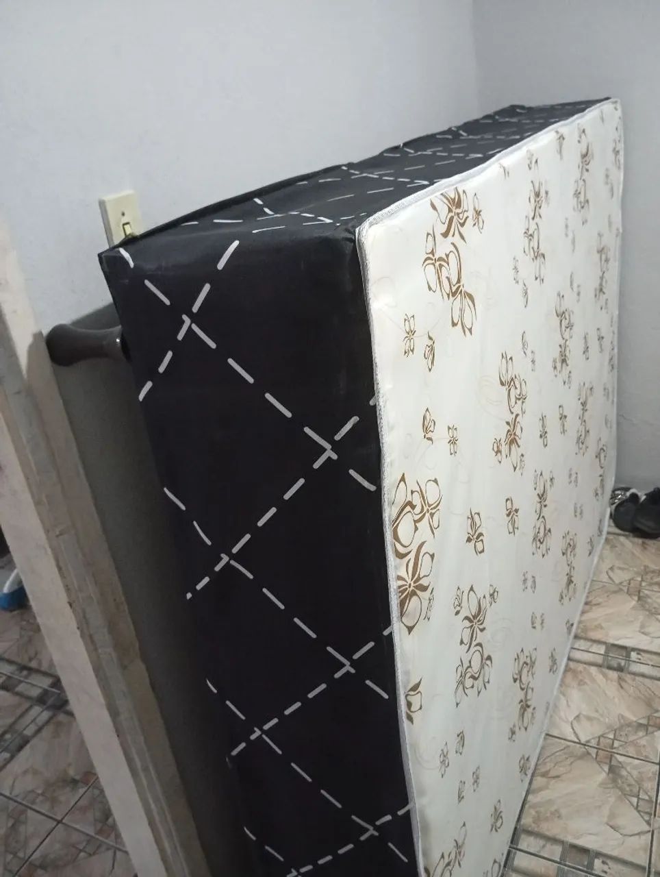 Vendo ou troco cama de casal box nova 