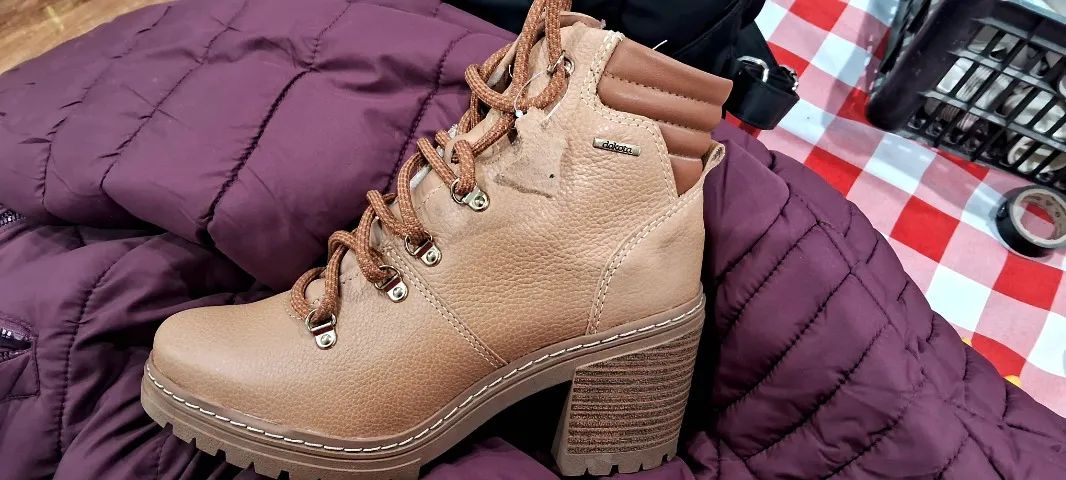 Bota dakota couro 