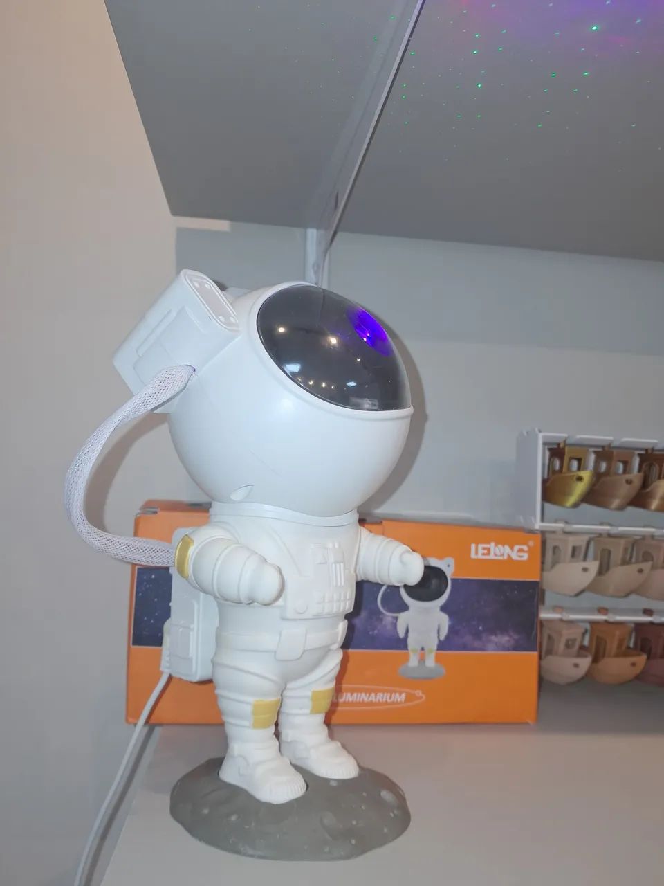 Luminária astronauta com controle remoto - Foto 4