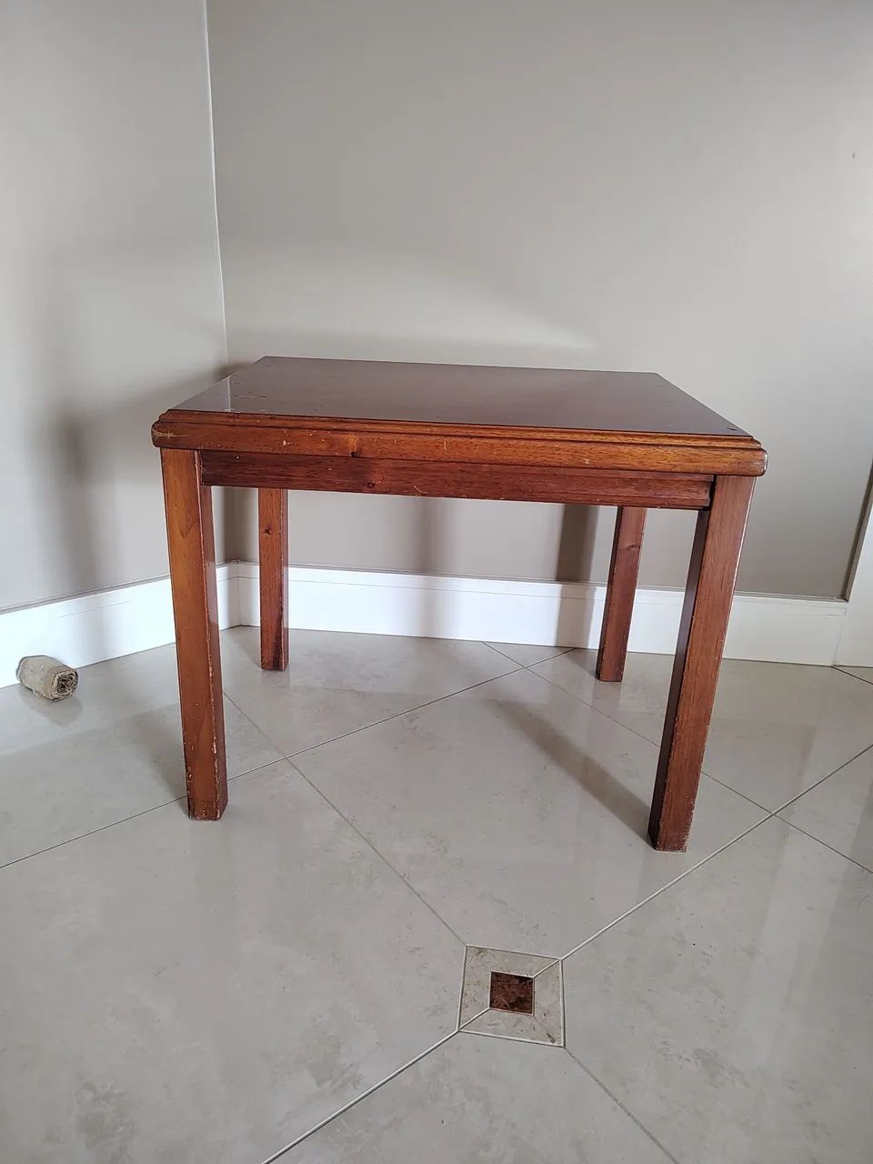 Mesinha em madeira