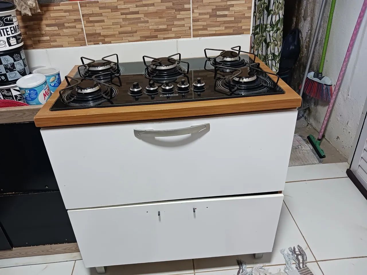 Cooktop e armários 