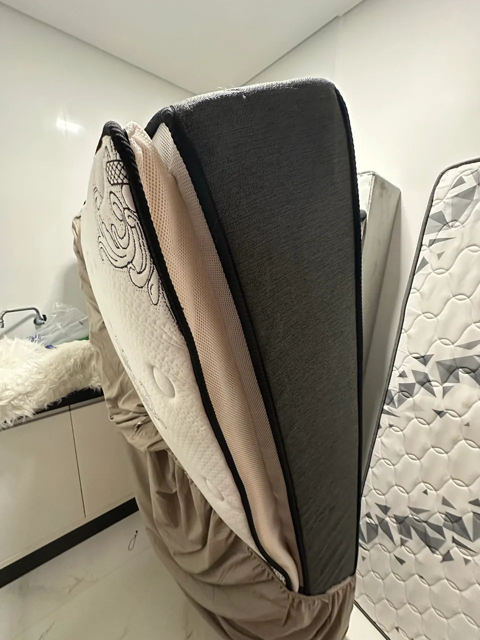 Colchao Cama box casal, base + colchão nunca usado ! 