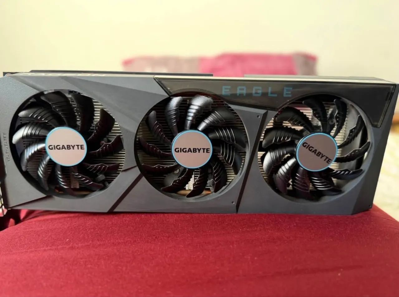 Placa de vídeo RX 6600 Eagle 8GB