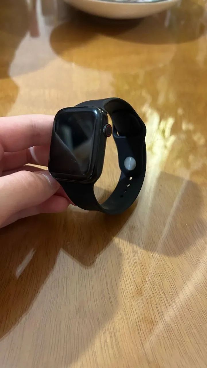 Smartwatch funcionando normalmente! sem carregador.