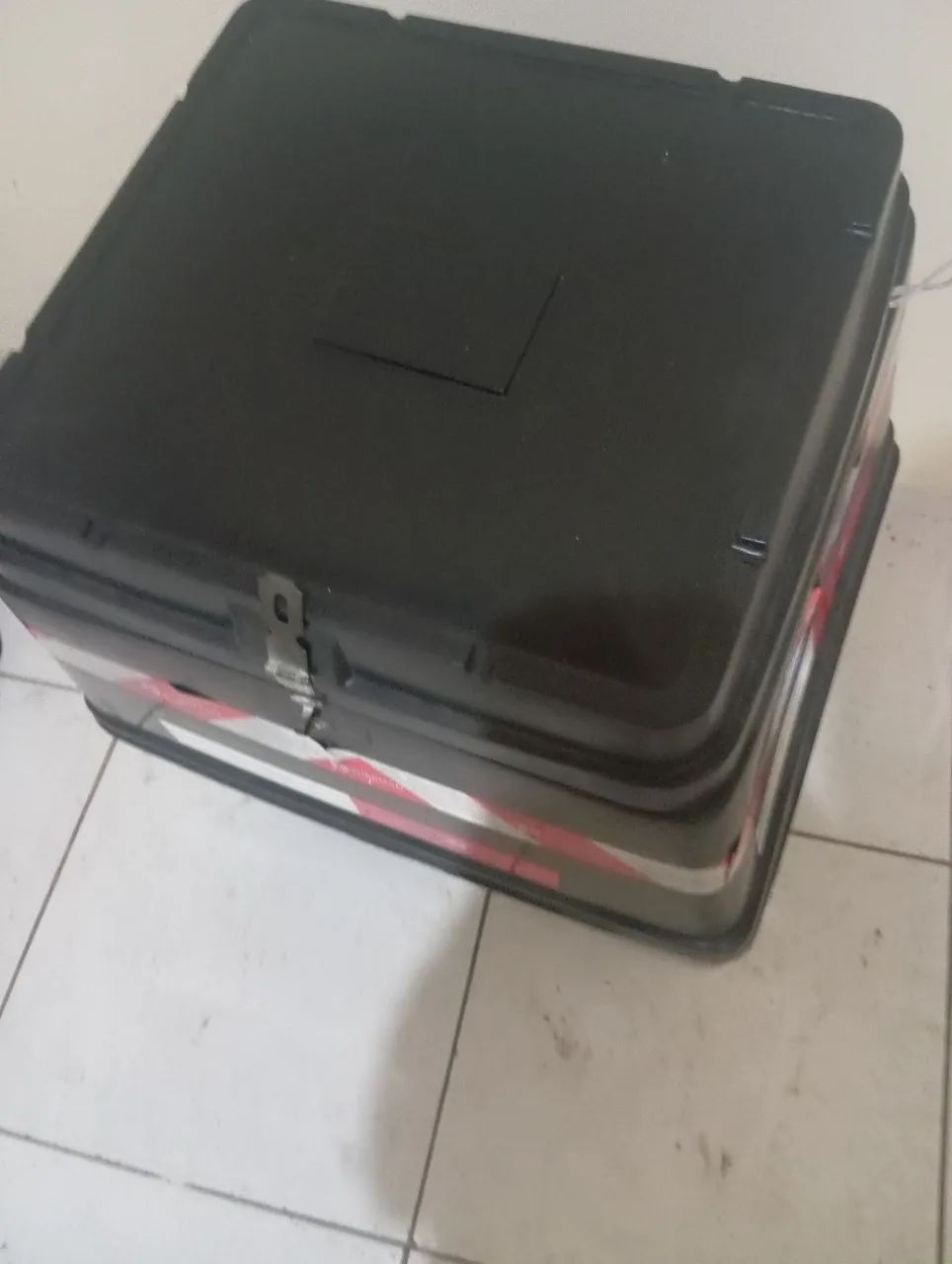 Vendo baú de moto 135 lts 