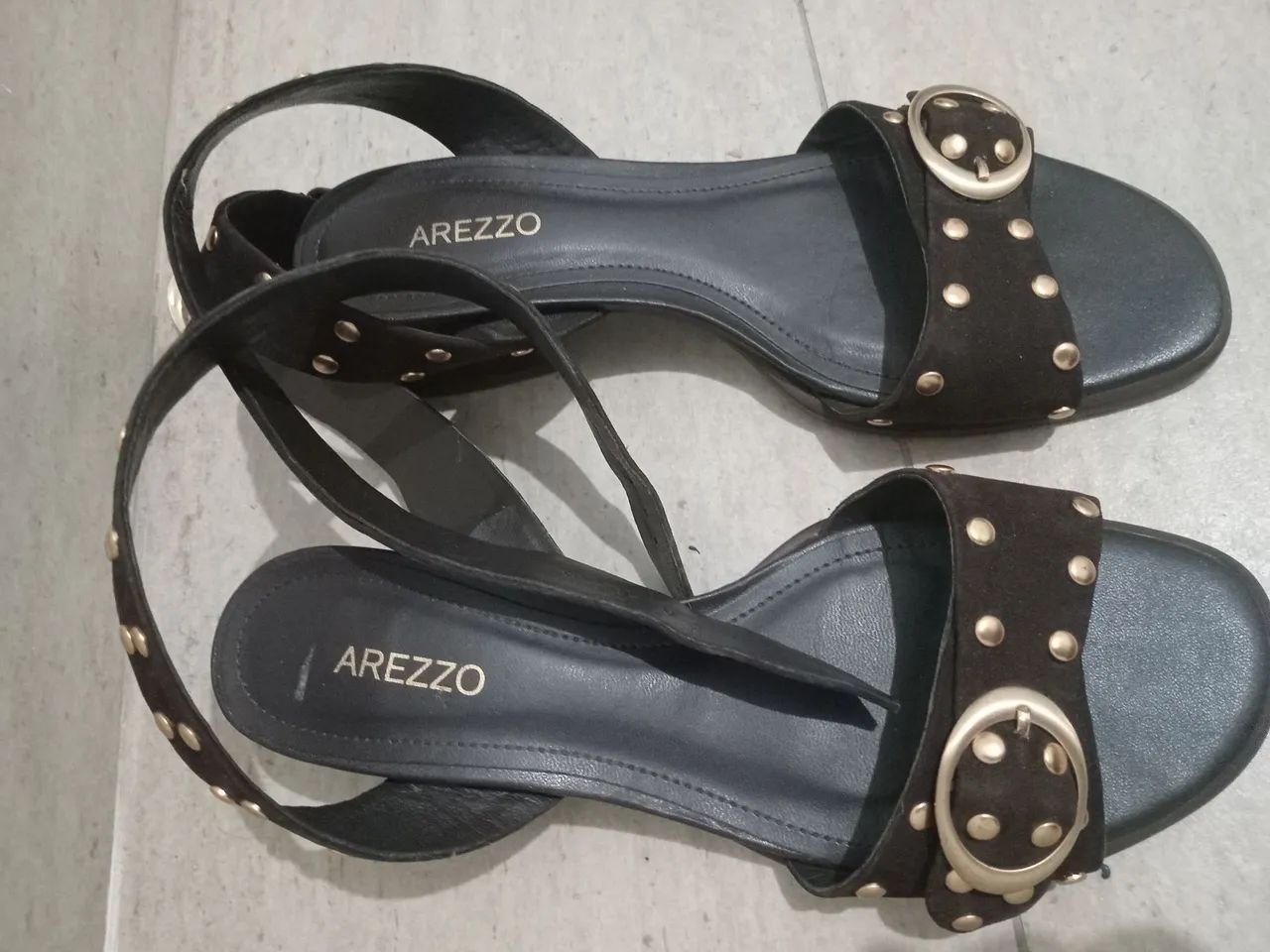 Sandálias  Arezzo seminovas - Foto 2