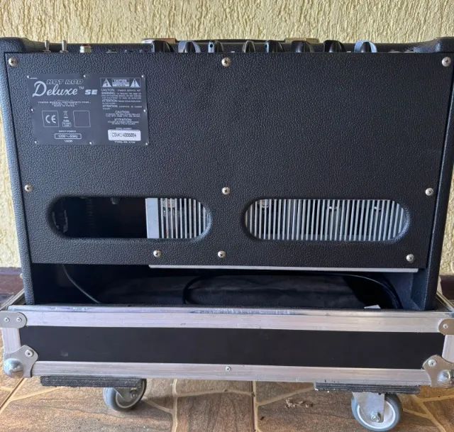 Amplificador Fender Valvulado Hot Rod Deluxe SE com case Profissional OPORTUNIDADE - Foto 4