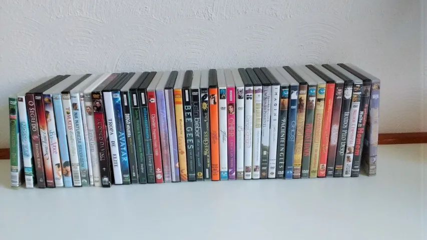 42 DVDs Filmes e Musicais - Foto 4