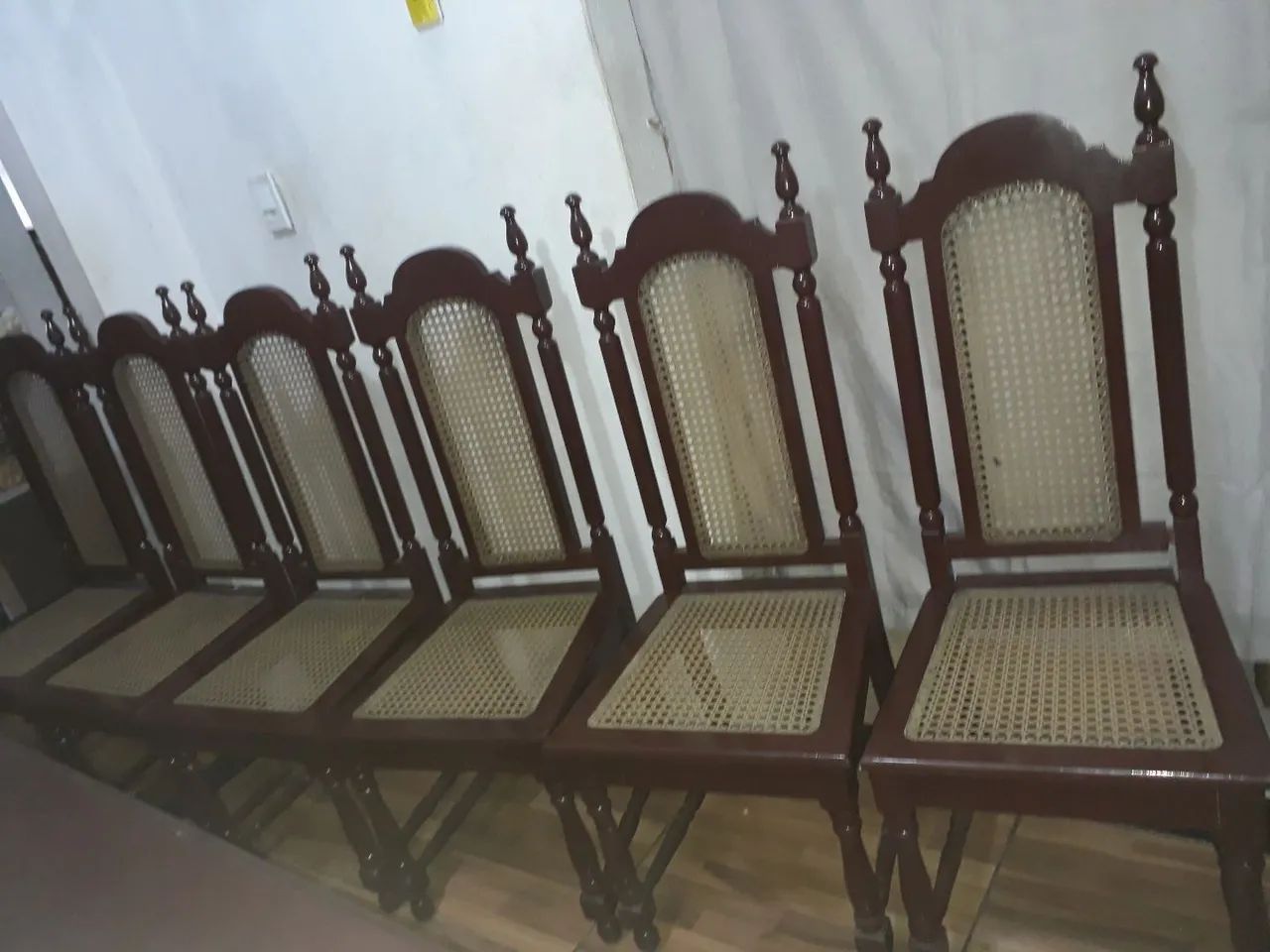  vendo cadeira de madeira 